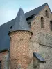 Versterkte kerken van Thiérache - Englancourt: uitkijktoren aan versterkte kerk Saint-Nicolas