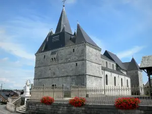 Versterkte kerken van Thiérache - Liart: versterkte kerk Notre-Dame