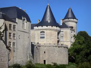 Verteuil-sur-Charente - Schloß, im Tal der Charente