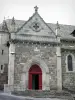 Vic-sur-Cère - Portail de l'église Saint-Pierre