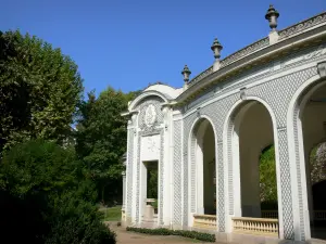 Vichy - Station thermale (ville thermale) : pavillon de la source des Célestins