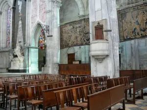 Vienne - Inside the Saint-Maurice cathedral