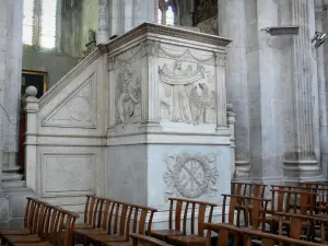 Vienne - Inside the Saint-Maurice cathedral