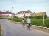 Vignoble de la Côte de Beaune - Balade à vélo sur la Route des Grands Crus, à Meursault