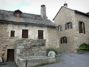 Le Villard - Maisons en pierre du village
