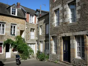 Villedieu-les-Poêles - Huizen in de stad van de koper (oude stad)