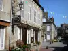 Villedieu-les-Poêles - Street and houses in the town of copper (old town)