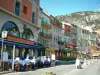 Villefranche-sur-Mer - Houses colourful with the seaside lined with restaurants