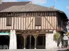 Villeréal - Medieval bastide town: half-timbered house on the Place de la Halle square