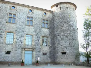 Vogüé - Façade du château de Vogüé