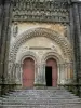 Vouvant - Kirchenportal der romanischen Kirche