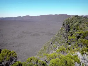 Vulkan Piton de la Fournaise - Befestigungsmauern von Bellecombe und eingeschlossene Stätte Fouqué