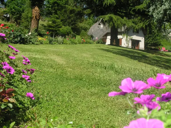 Le Chalet du Couret ***, dans parc privé - Ferienunterkunft - Urlaub & Wochenende in Saint-Savin