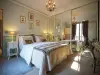 Chambre d hôte : Louvre Elegant Apt Suite - Bed & breakfast - Holidays & weekends in Paris