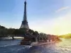 Cruzeiro rio Sena, partida da Torre Eiffel - Atividade - Férias & final de semana em Paris