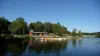 Domaine Relais du Lac - Parque de campismo - Férias & final de semana em Saint-Symphorien-de-Thénières