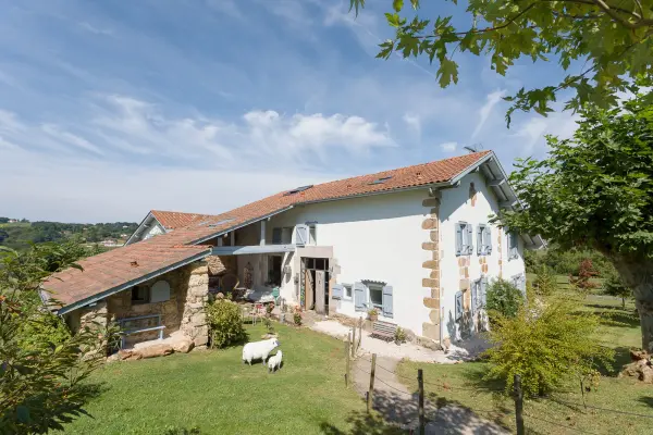Farm Elhorga, außergewöhnliche Gästehaus - Gästezimmer - Urlaub & Wochenende in Saint-Pée-sur-Nivelle