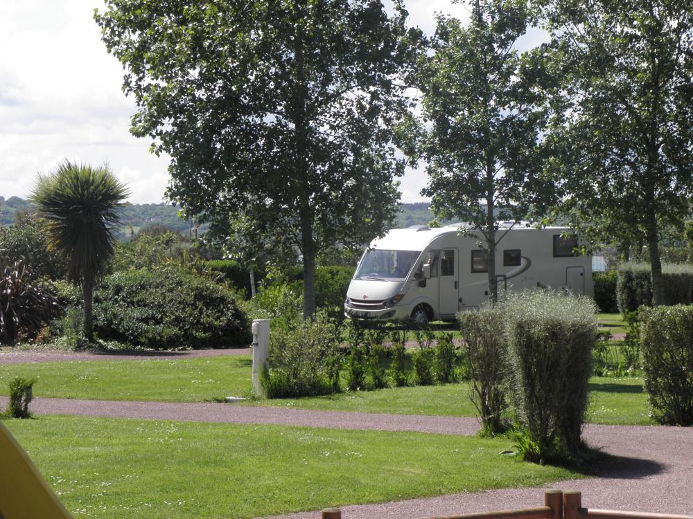La Gallouette - Camping idéal pour stationnement camping-car proche port et commerce dans village authentique