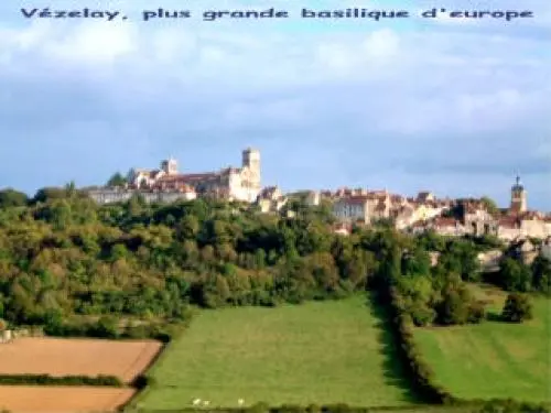 La roche du moulin - Vézelay and its basilica (17 km from Saint Moré)