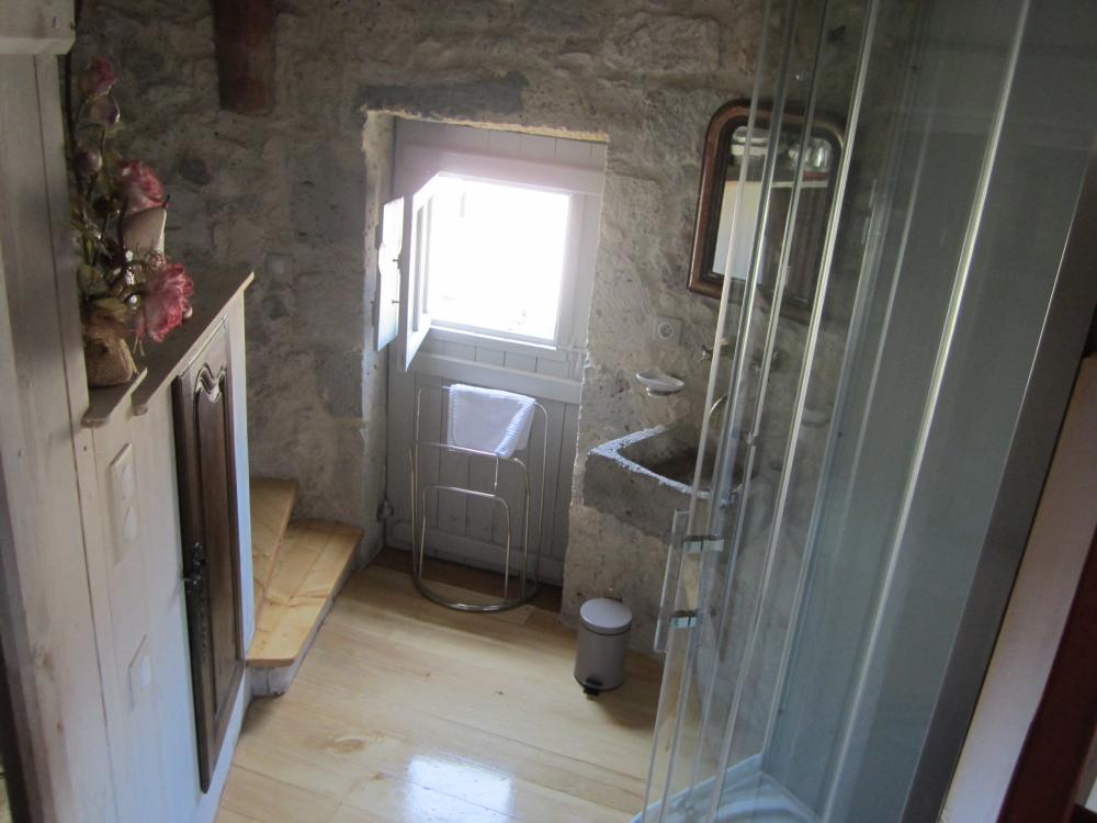 La Tour de Brazalem - Salle d'eau chambre de la Tour