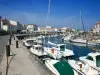 アル＝アン＝レの港（©Jean Espirat）