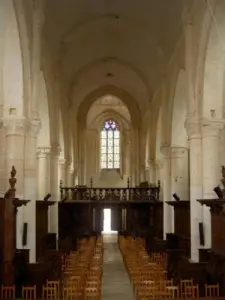 Binnen in de kerk van Saint-Junien Nouaille-Maupertuis