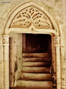 Lintel in der Promenade geschnitzt (© Jean Espirat)