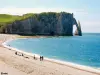 Strand und Klippen von Etretat (© Jean Espirat)