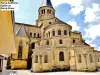 La basilique de Paray-le-Monial - Vue arrière de la basilique (© Jean Espirat)