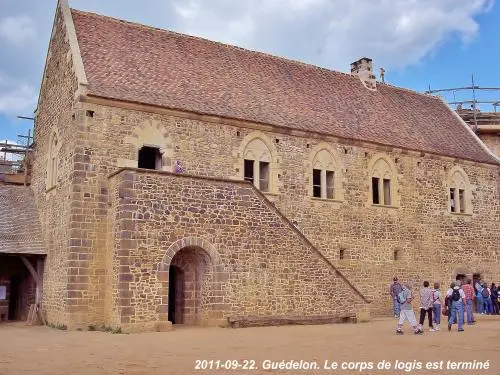 Le chantier médiéval de Guédelon - Guédelon en 2011 (© J.E)