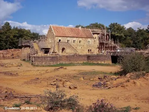 Le chantier médiéval de Guédelon - Le chantier en 2011 (© Jean Espirat)