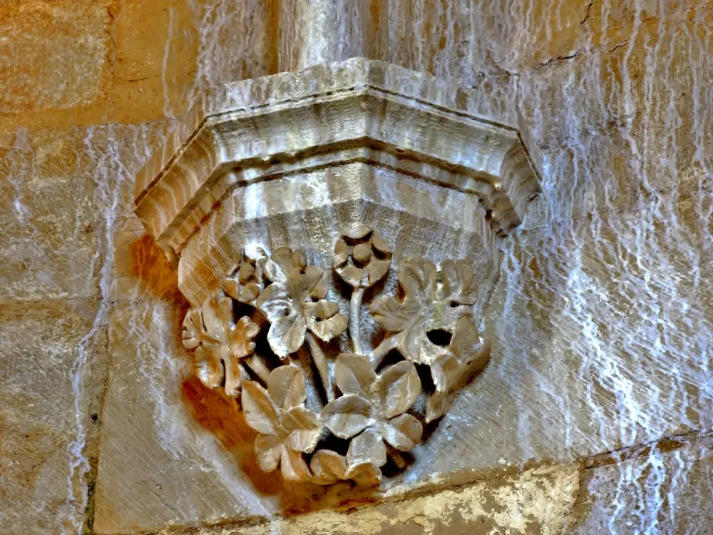 Le chantier médiéval de Guédelon - Cul-de-lampe de la chapelle (© J.E)