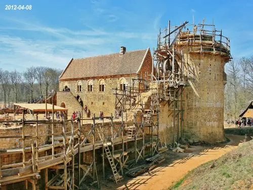 Le chantier médiéval de Guédelon - Le chantier en 2012 (© Jean Espirat)
