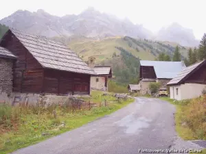 Hameau de Fontcouverte (© Jean Espirat)