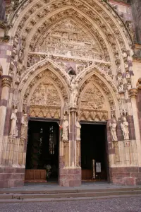 Grand portail de la collégiale Saint-Thiébaut (© O. Malbos)