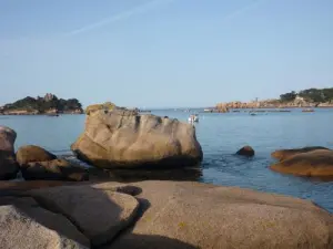 Château de Costaérès et phare de Men Ruz