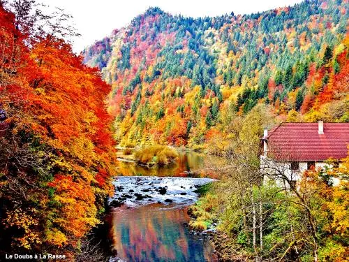 autumn light on the Doubs ( © Jean Espirat )