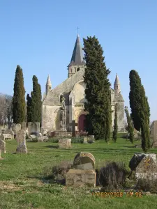 Le vieux cimetière autour de l'église Saint-Pierre