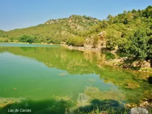 Lake of carcasses (© Jean Espirat)