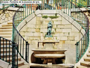 Fontaine de la joueuse de Lyre (© J.E)