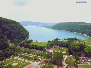 Lac de Chalain vu du belvédère (© Jean Espirat)