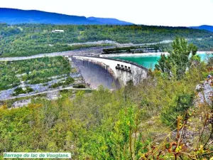 Barrage du lac, vu du belvédère (© Jean Espirat)