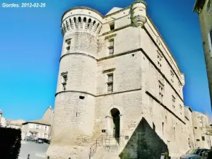 Gordes - Castle ( © Jean Espirat )