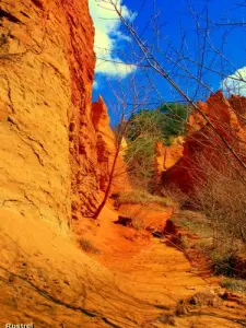 Rustrel - Red Canyon ( © Jean Espirat )