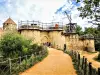 Die mittelalterliche Baustelle von Guédelon - Eingang zum Schloss im Jahr 2023 (© JE)