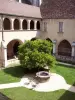 Le monastère royal de Brou - Premier cloître (© Jean Espirat)