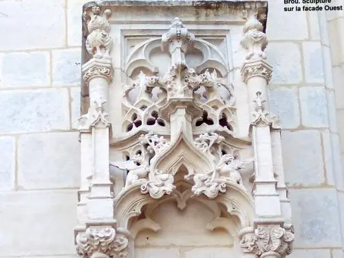 Le monastère royal de Brou - Sculpture sur la façade Ouest (© Jean Espirat)