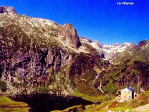 Lac et refuge d'Espingo (© Jean Espirat)