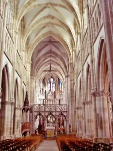 Nave (© Jean Espirat)