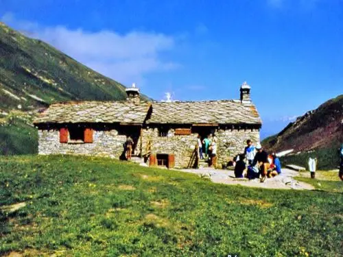 Refuge de Vallonbrun (© Jean Espirat)